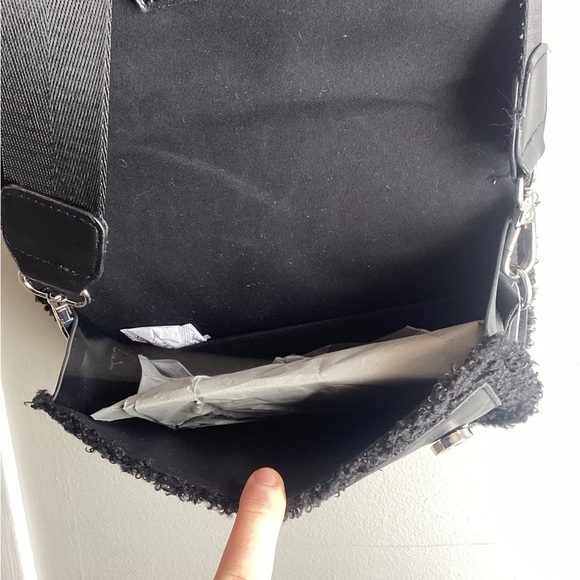 New without tags black Sherpa purse - Picture 4 of 4